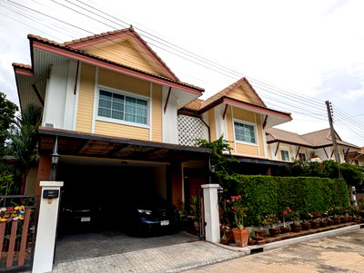 ขายบ้านเดี่ยว : ขายบ้านเดี่ยว 2 ชั้น จำนวน 2 หลังติดกัน หมู่บ้านสยาม เนเชอรัล โฮม พระราม 2 ทำเลดี เดินทางสะดวก