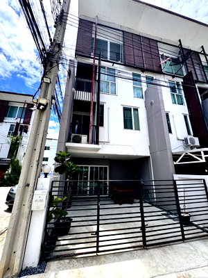 เช่าทาวน์โฮม สถานีรถไฟฟ้าแจ้งวัฒนะ-ปากเกร็ด 28 : ให้เช่าทาวน์โฮม 3.5 ชั้น ใกล้เซ็นทรัลแจ้งวัฒนะ