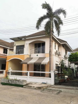ให้เช่าบ้านเดี่ยว 2 ชั้น ทำเลดี เดินทางสะดวกติดถนนสุขุมวิท หมู่บ้านณิชาดา ใกล้ตลาดนัดจตุจักร