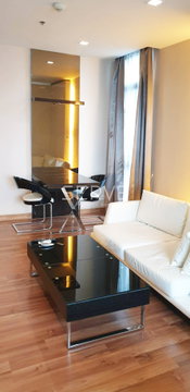 Studio with Partition Large Room City View Fully furnished Condo Good Lacation Close To MRT Thailand Cultural Centre Station @ IVY Ampio