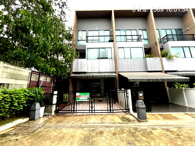 Townhouses for sale Suwannaphum International Airport : TOWN HOUSE 26.2 Sq.w. Saphan Sung Bangkok for 4.4M