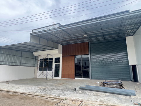 โกดังลำลูกกาคลอง 4 ขาย 6.5 ล้าน พื้นที่ใช้สอย 650 ตร.ม. ใช้งานได้ 3 ฟังก์ชัน