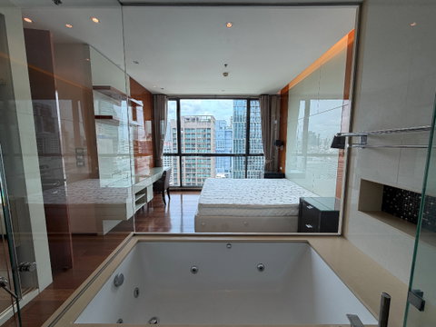 Best priced 2-Bedroom unit in the building only 39,900THB/Month!