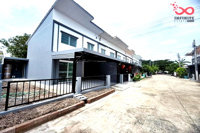 ทาวน์โฮม นนทบุรี : ขายทาวน์เฮาส์ 25 ตร.ว. หลังริม หมู่บ้านไลโอ บลิสซ์ กาญจนาภิเษก - วัดลาดปลาดุก บางใหญ่ ใกล้รถไฟฟ้าสายสีม่วง