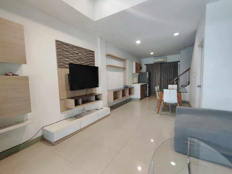 ให้เช่า | บ้านกลางเมือง เดอะปารีส กรุงเทพกรีฑา 7
เพียง 20,000 บาท/เดือน