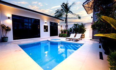 Houses for sale Makro Bangbuathong : Luxury Pool Villa for Sale –  Q District 5 Beds 4 Baths2 Living 2 Kitchens Fully Renovated & Furnished  Ready to Move In