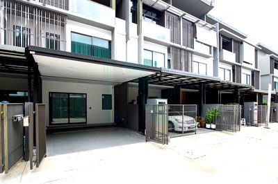 Townhouses for sale Pradist Manutham Road : 📌 For Sell 3-story Townhouse LANDMARK EKAMAI-RAMINDRA 3 bedroom 4 bathroom