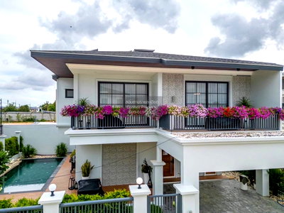 Houses for sale Chonburi : For Sale House , Rungsii Village Pattaya , Nong Prue , Bang Lamung , Chon Buri , CX-160838 ✅ Live chat with us ADD LINE @connexproperty ✅