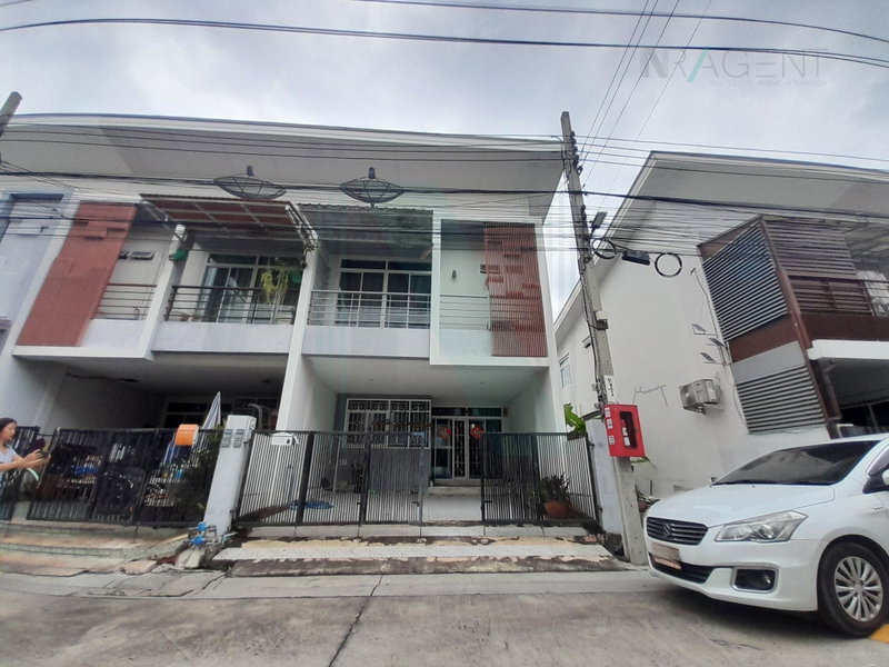 Townhouses for sale : 📌 For Sell Town house THE MIRACLE SATHORN-KALLAPAPRUEK 2-story 3 bedroom 3 bathroom