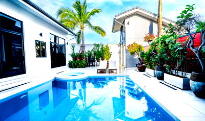 Houses for rent : Luxury Pool Villa for Rent –  Q District  5 Beds 4 Baths2 Living 2 Kitchens Fully Renovated & Furnished  Ready to Move In