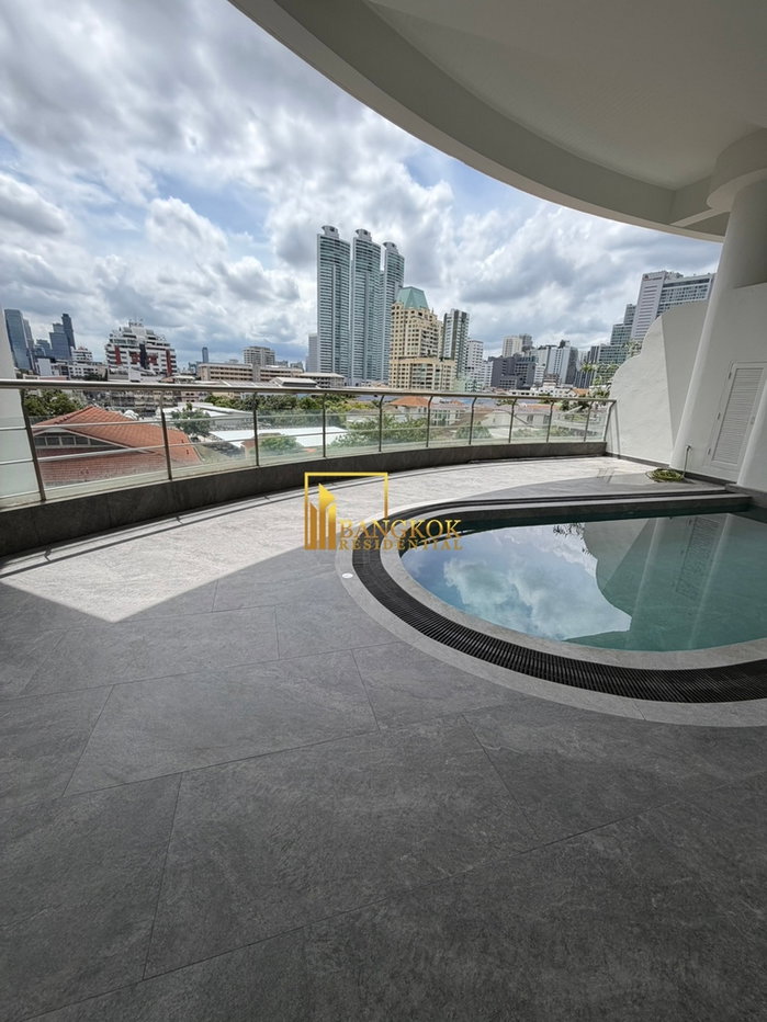 รูป Le Raffine 24 | Renovated 4 Bedroom Duplex Condo With Pool - BR62018CD - รูปที่ 5/32