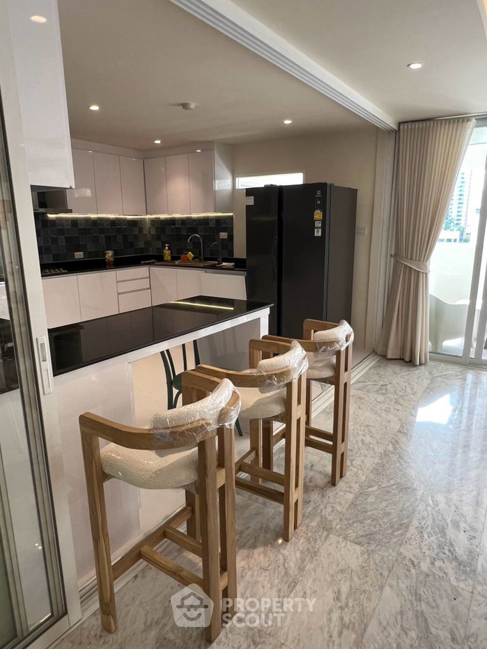 picture 236 Sqm 4-BR Condo At DS Tower 1 Near BTS Phrom Phong (ID 3182121) - 3/20
