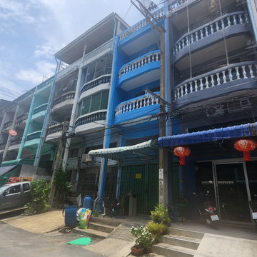 ขายอาคารพาณิชย์ 3 1/2 ชั้น ต้น ซ.ศาลธนบุรี 19 ใกล้แยกกำนันแม้น ติดต่อคุณพรชัย 0641786333