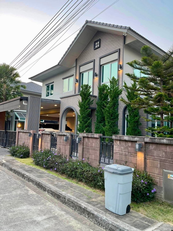 รูป POS บ้านหรู ลัดดารมย์ อิลิแกนซ์ เส้น ถ.รวมโชค แถวศาลากลางเชียงใหม่ ในโครงการระดับพรีเมียม มีให้เลือก 2 หลัง - รูปที่ 2/26