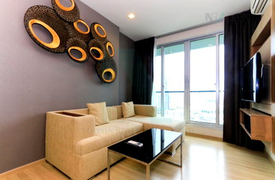 Condos for rent : For Rent Condo RHYTHM SATHORN Building 1, Floor 32,1 bed room, Room size 45 sqm