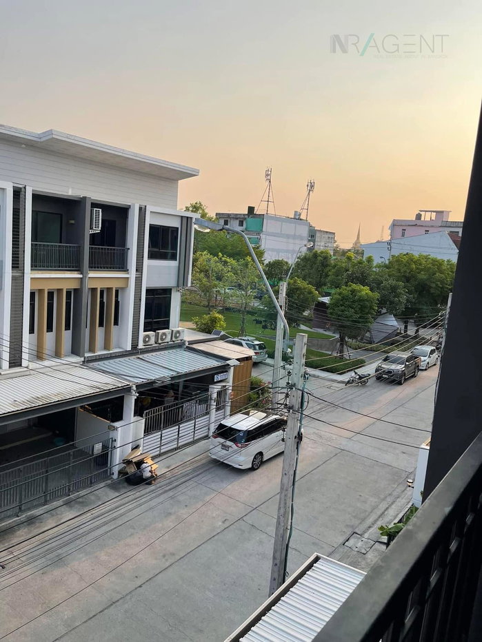 รูป 📌 ให้เช่าโฮมออฟฟิศ โครงการ พาทิโอ รามอินทรา วัชรพล 3 ชั้น 4 ห้องนอน 4 ห้องน้ำ - รูปที่ 3/8