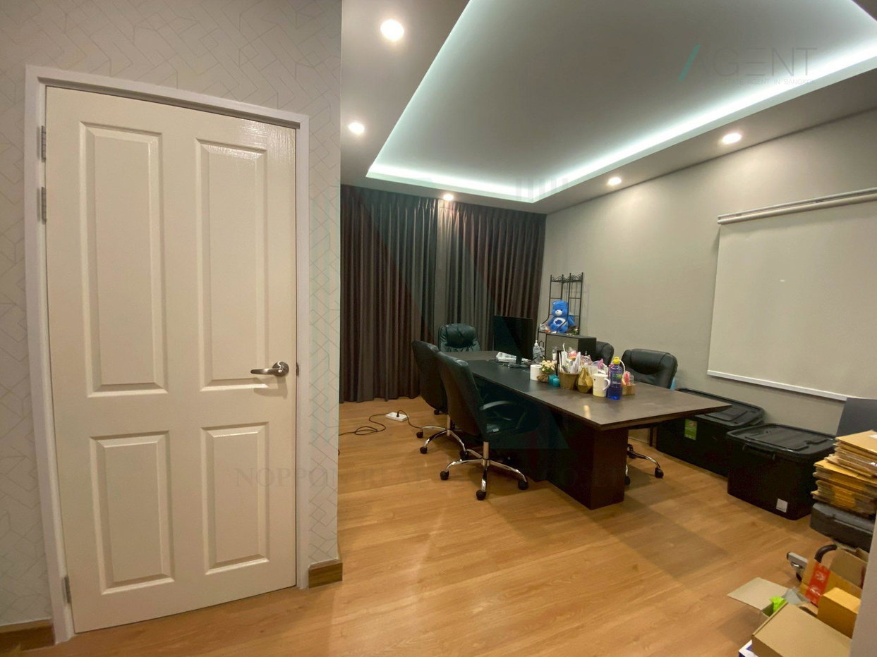 รูป 📌 ให้เช่าบ้านเดี่ยว 2 ชั้น โกลเด้น นีโอ สาทร 5 ห้องนอน 4 ห้องน้ำ - รูปที่ 4/8