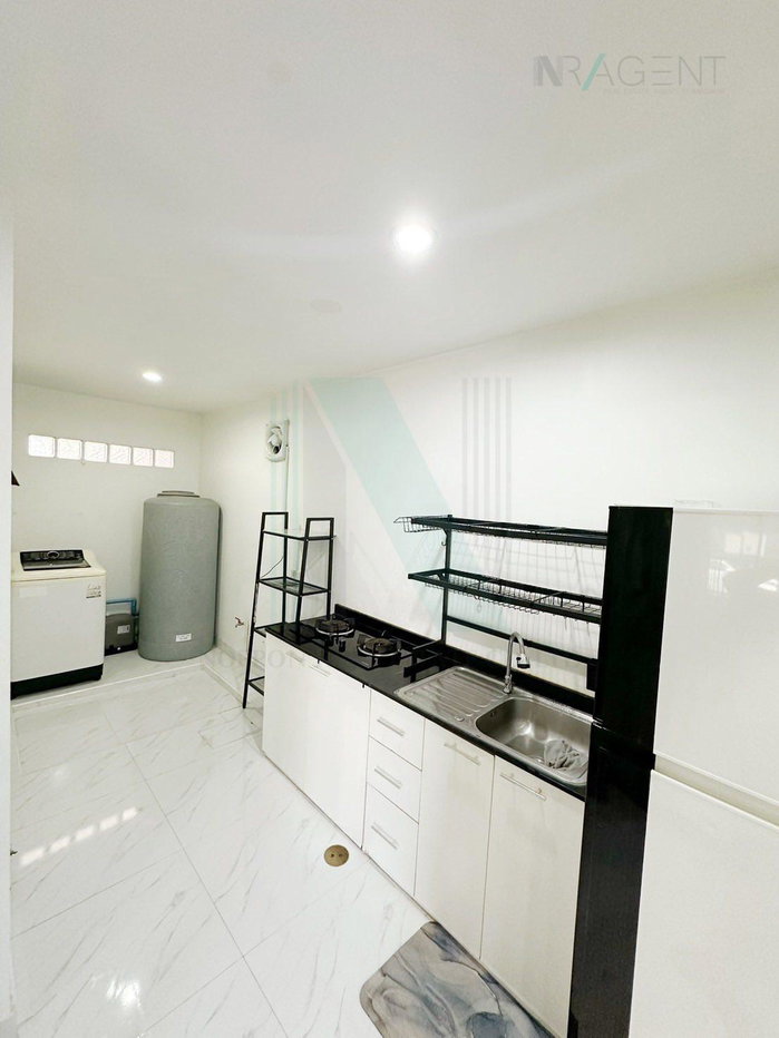 รูป 📌 ให้เช่าทาวน์เฮาส์ 2 ชั้น พลีโน่ สุขุมวิท - บางนา 3 ห้องนอน 2 ห้องน้ำ - รูปที่ 5/8