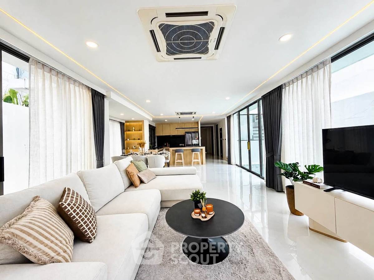 picture 322 Sqm 3-Bedroom Villa For Sale In Palai Chalong Phuket (ID 3182924) - 7/29