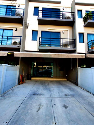 Townhouses for sale Suan Dusit University : 📌 For Sell Town house BAAN KLANG MUANG PINKLAO-CHARAN 3-story 3 bedroom 3 bathroom