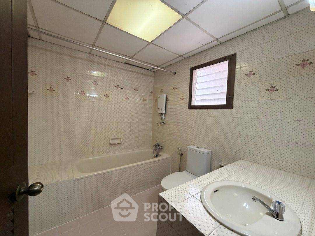 รูป คอนโด 2 ห้องนอน ขาย ที่ SP Mansion Thonglor 8 ใกล้ BTS ทองหล่อ (ID 3111973) - รูปที่ 10/11