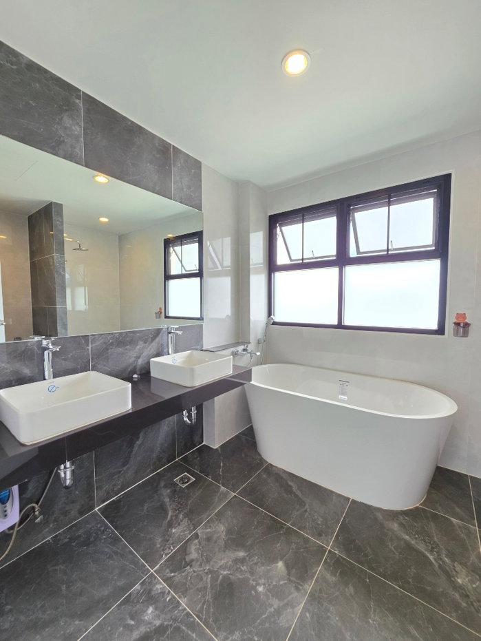รูป บ้านใหม่ ในโครงการใหม่ 4ห้องนอน มีอ่างอาบน้ำ - รูปที่ 11/33