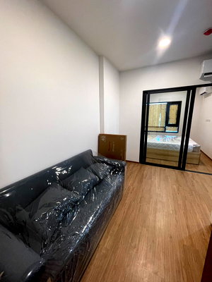 Condos for rent : For Rent: The Livin Ramkhamhaeng. Located near the Lam Sali Intersection MRT station, Brand-new unit, ready for immediate move-in.