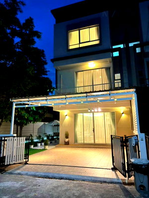 เช่าทาวน์โฮม พหลโยธิน 30 : 📌 ให้เช่าทาวน์เฮาส์ 3 ชั้น ลุมพินี ทาวน์ เพลส รัชโยธิน - เสนา 3 ห้องนอน 3 ห้องน้ำ