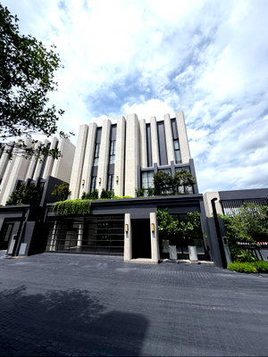 Houses for sale สถาบันเทคโนโลยีไทย-ญี่ปุ่น : Where Automotive Passion Meets Luxury Living: DAVEN Rama 9.