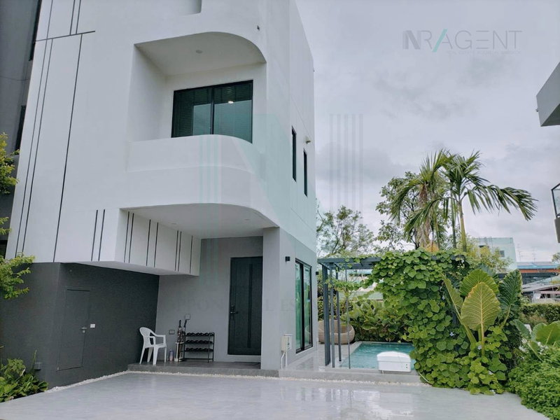 Houses for sale : 📌 For Sell Twin house ALTITUDE FOREST ONNUT-LATKRABANG 3-story 3 bedroom 4 bathroom