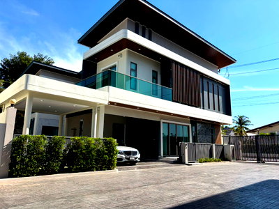 Houses for sale Frost Magical Ice of Siam : Luxury Pool Villa for Sale in Mabprachan Pattaya | 5 Bedrooms | Private Saltwater Pool | Area 450 Sq.m. | Perfect for Investment or Living