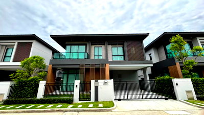 บ้านเดี่ยวให้เช่า : บางกอก บูเลอวาร์ด บางนา-ศรีนครินทร์ | บ้านหรูเลขที่ 74 | 4ห้องนอน 4ห้องน้ำ | ทางเลือกที่เหมาะสำหรับครอบครัวโรงเรียนนานาชาติ 100,000 บาท / เดือน