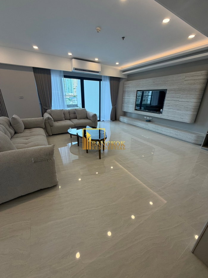 รูป Le Raffine 24 | Renovated 4 Bedroom Duplex Condo With Pool - BR62018CD - รูปที่ 2/32