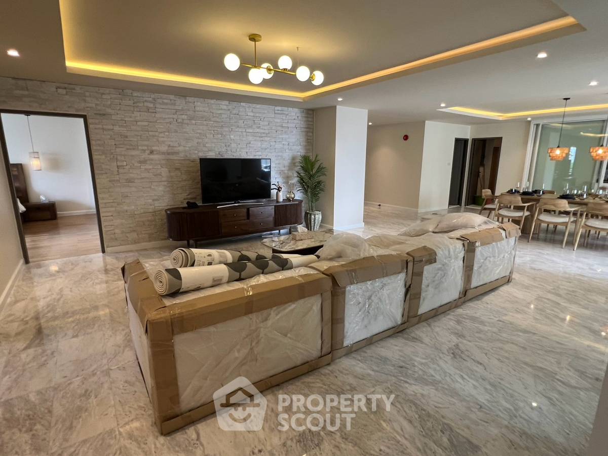 picture 236 Sqm 4-BR Condo At DS Tower 1 Near BTS Phrom Phong (ID 3182121) - 6/20