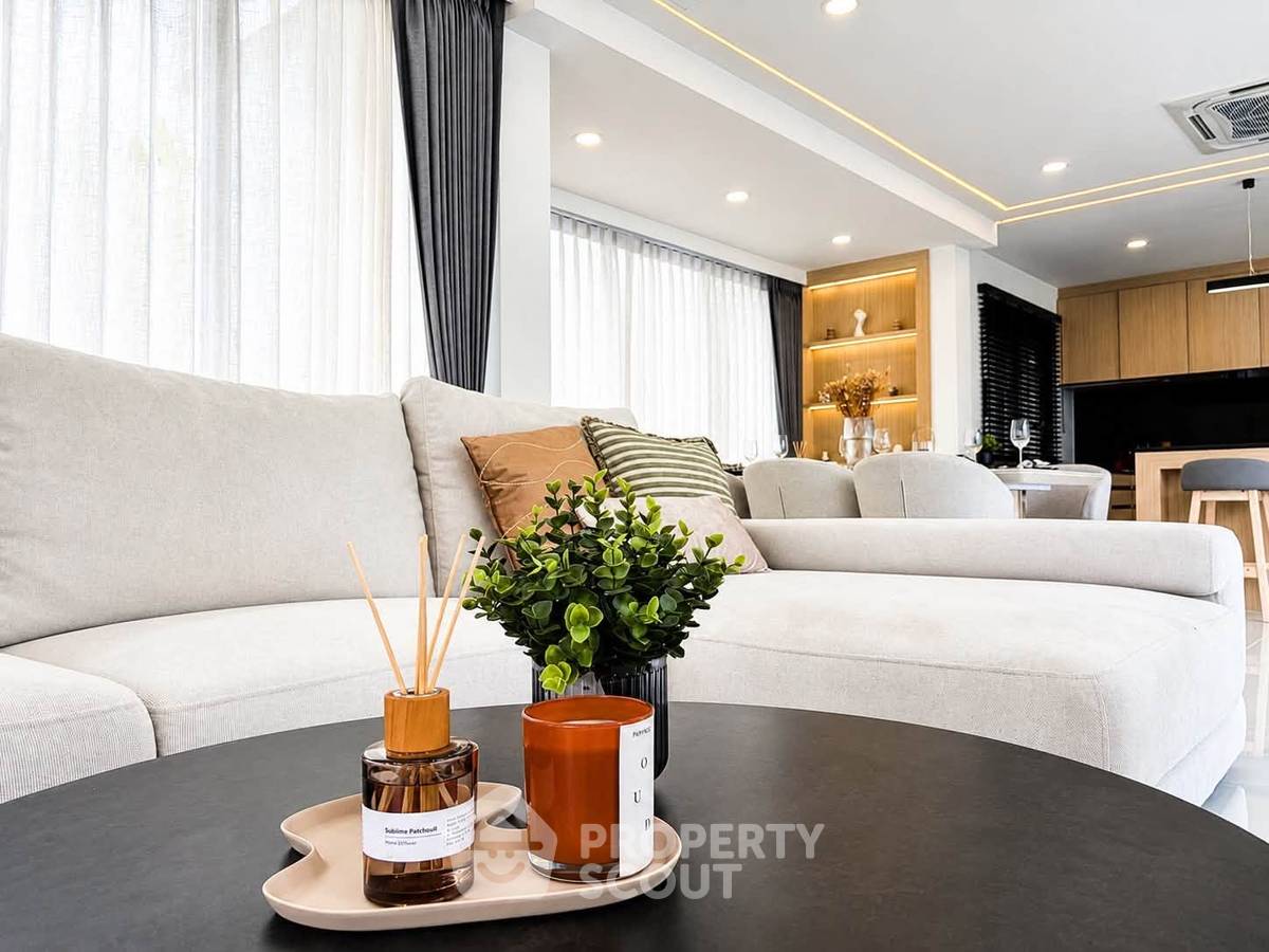 picture 322 Sqm 3-Bedroom Villa For Sale In Palai Chalong Phuket (ID 3182924) - 21/29