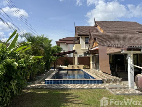 Spacious 3-Bedroom villa with Private Pool & wide Garden 6660636