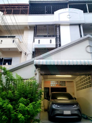 Townhouses for rent Bangna Commercial College : 📌 For Rent 3-story Townhouse RUEANG SIRI VILLAGE 4 bedroom 3 bathroom