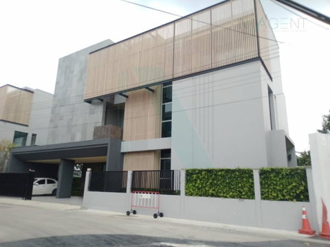 📌 ขายบ้านเดี่ยว โครงการ เดอะ มาสเตอร์ ราชพฤกษ์ - สะพานมหาเจษฎาบดินทร์ฯ 3 ชั้น 3 ห้องนอน 4 ห้องน้ำ