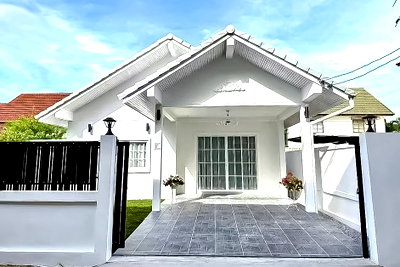 เช่าบ้านเดี่ยว ชลบุรี : House for Rent Thung Klom Tan Man East Pattaya 3 Bedroom