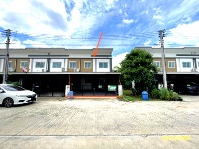 Townhouses for sale : TOWN HOUSE 21.6 Sq.w. Krathum Baen Samut Sakhon for 2.1M