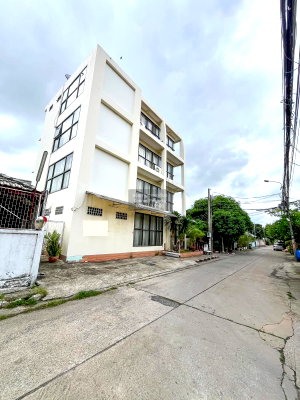 Shophouses for sale Srinakarin-Romklao Road : For Sale Commercial Building , Baan Thanthip , corner unit , Hua Mak , Bang Kapi , Bangkok , CX-160245 ✅ Live chat with us ADD LINE @connexproperty ✅