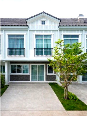 เช่าทาวน์โฮม เมกะ บางนา : ทาวน์โฮม 2 ชั้นทำเลบางนา รามคำแหง 2 พื้นที่ 18 ตร.ว.พื้นที่ใช้สอย 144 ตร.ม. 2 นอน 3 น้ำ เฟอร์ฯ และเครื่องใช้ไฟฟ้าครบ ใกล้ม.รามคำแหง 2 400 ม.