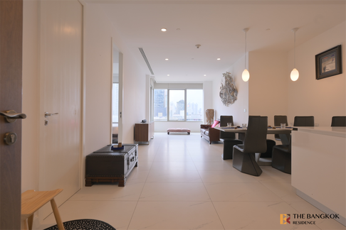 185 Rajadamri near BTS Ratchadamri Big discount, full deal