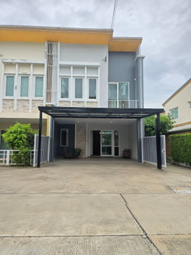 ทาวน์โฮม ตกแต่งรีโนเวทใหม่ ม. โกลเด้น ทาวน์ วัชรพล-สุขาภิบาล 5 Gloden Town Watcharapol ถนนสุขาภิบาล5 แขวงออเงิน เขตสายไหม
