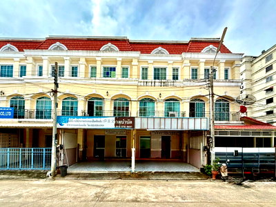 ทาวน์โฮม วิทยาลัยพณิชยการบางนา : 🏠 ขายบ้าน : ทาวน์โฮม วโรดมเพลส   รหัสทรัพย์ | 📌LNP-H1110