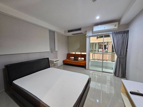 Condo for rent, Inspire Place ABAC Rama 9, near ABAC, Ramkhamhaeng University, Rajamangala Stadium.