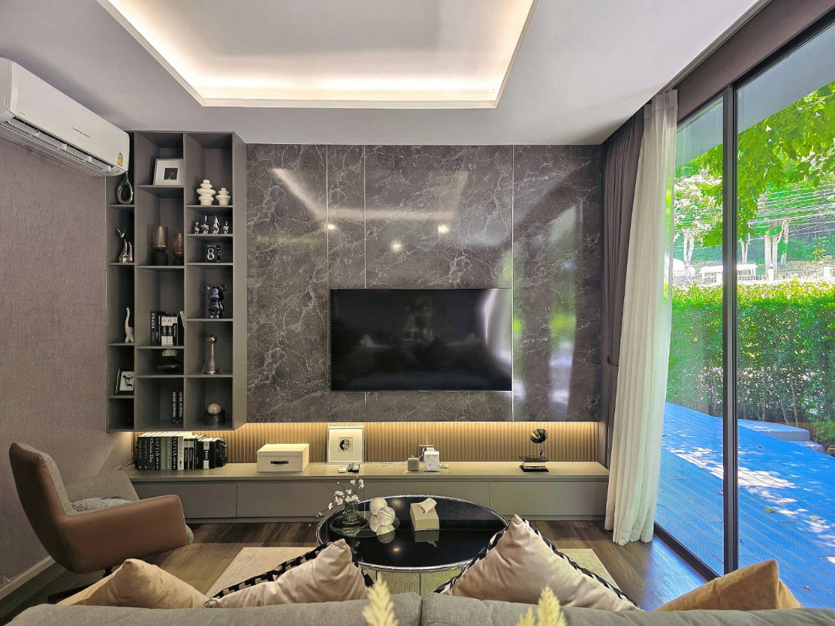 picture Luxury Penthouse Condominium for Rent – Prime Location Opposite Central Si Racha - 6/22