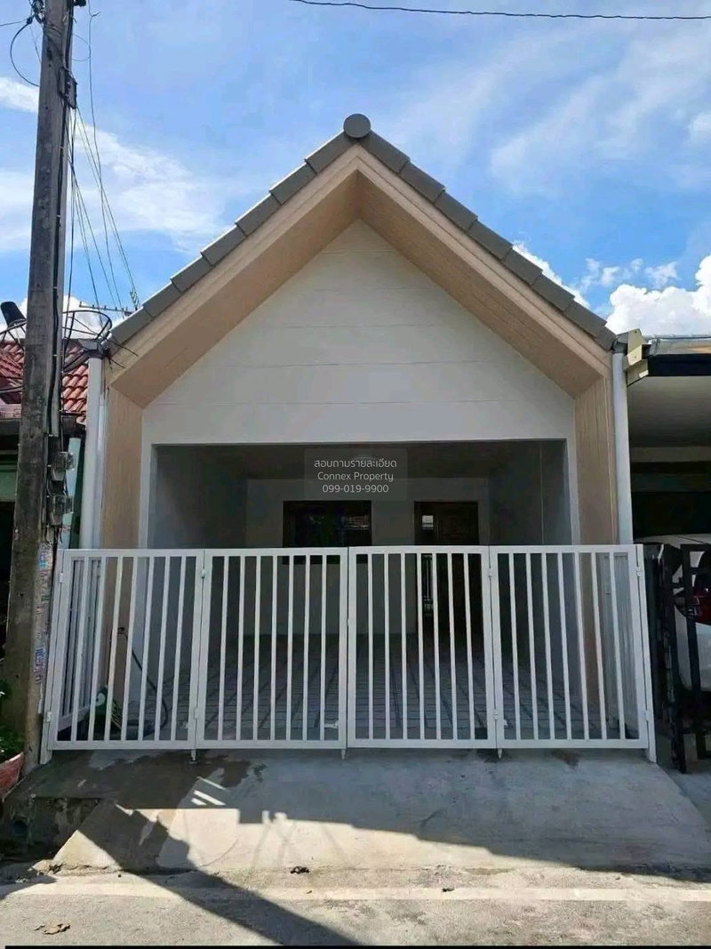 Townhouses for sale : For Sale Townhouse/Townhome  , Baan Yu Charoen 4 , Lat Sawai , Lam Luk Ka , Pathum Thani , CX-167898 ✅ Live chat with us ADD LINE @connexproperty ✅