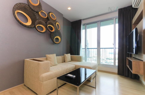 ให้เช่าคอนโด ริทึ่ม สาทร อาคาร 1 ชั้น 32 1 ห้องนอน ขนาด 45 ตรม ใกล้ สะพานตากสิน