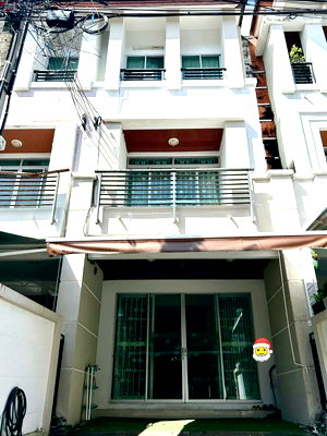 เช่าทาวน์โฮม MRT ศรีกรีฑา : 🏡✨ ทาวน์โฮม 3 ชั้น บ้านกลางเมือง เดอะ ปารีส พระราม 9 – กรุงเทพกรีฑา 7 3 ห้องนอน 3 ห้องน้ำ เฟอร์นิเจอร์ครบ | พร้อมเข้าอยู่